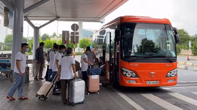 Các tỉnh, thành tổ chức đón lao động từ TPHCM về quê.