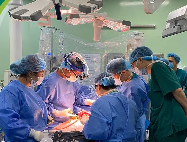 Ca phẫu thuật ghép gan cho em bé ung thư gan giai đoạn cuối đầu tiên ở Việt Nam đã diễn ra thành công. Ảnh: giadinh.net