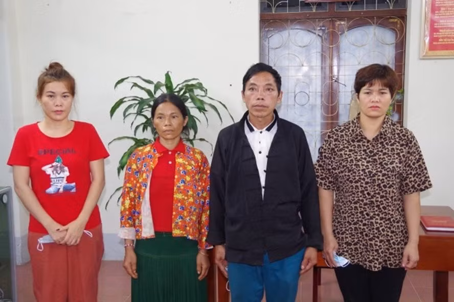 Hình ảnh nhóm đối tượng bị bắt về tội buôn bán người. Ảnh: laodong.vn