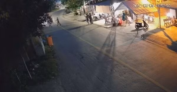 Hiện trường xảy ra vụ việc do camera ghi lại. (Ảnh Công an Bạc Liêu)