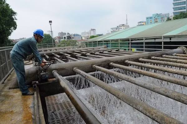 Nhà nước nắm giữ trên 50% vốn điều lệ đối với doanh nghiệp khai thác, sản xuất, cung cấp nước sạch khi thực hiện cổ phần hóa. Ảnh minh họa