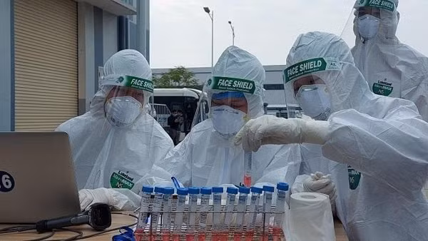 Việt Nam có 293.301 ca nhiễm COVID-19, đứng thứ 77/222 quốc gia và vùng lãnh thổ
