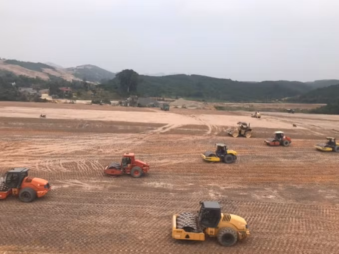 Hình ảnh công trình Hồ chứa nước Cánh Tạng, tỉnh Hòa Bình do Công ty Hoàng Dân thi công. Ảnh: Báo Xây dựng