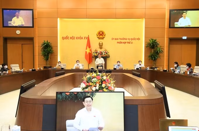 Quang cảnh phiên họp.