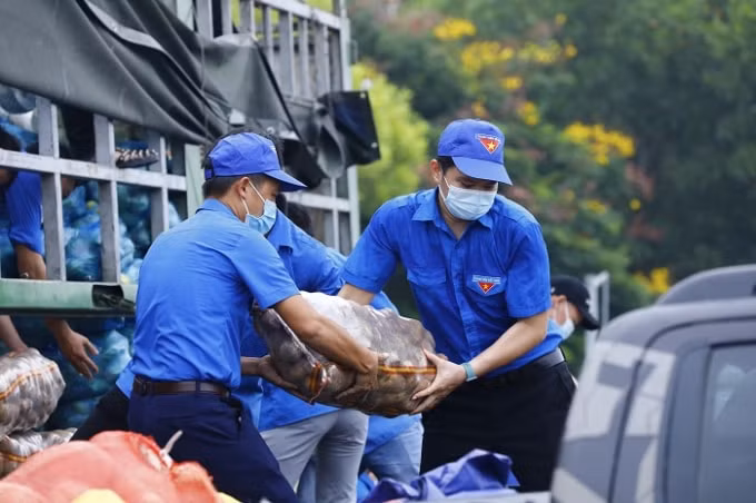 Tuổi trẻ Lào Cai đồng hành cùng Thủ đô phòng, chống dịch Covid-19. Ảnh: Huy Kiên