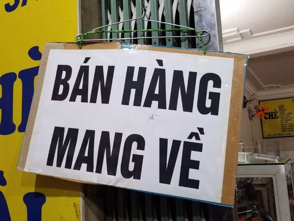 Thanh Hóa tạm dừng bán hàng ăn uống tại chỗ từ 12h ngày 12/8. Ảnh: baothanhhoa
