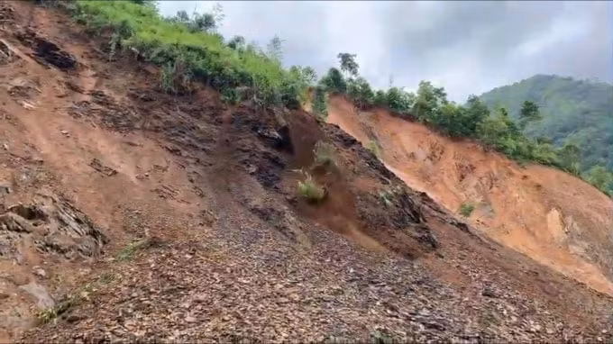 Hiện trường vụ sạt lở.