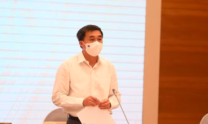 Thứ trưởng Bộ Y tế Trần Văn Thuấn thông tin tại họp báo Chính phủ.