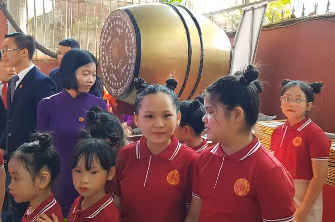 Học sinh TP. HCM háo hức trong ngày khai giảng năm học mới 2020-1021.