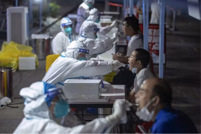 Nhiều địa phương Trung Quốc ghi nhận ổ dịch biến chủng Delta mới. Ảnh: Bloomberg.