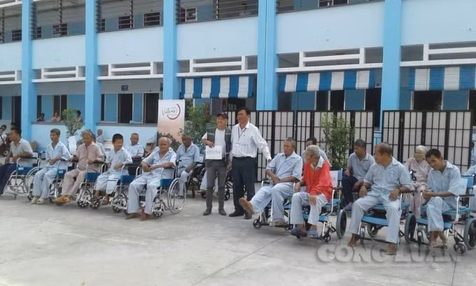 Cán bộ và trại viên của Trung tâm.