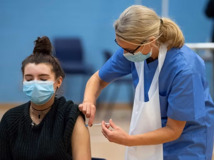 Nhiều trẻ em và thanh niên đang chịu tác động của chứng COVID kéo dài sau nhiều tháng nhiễm virus Corona - Ảnh: Getty