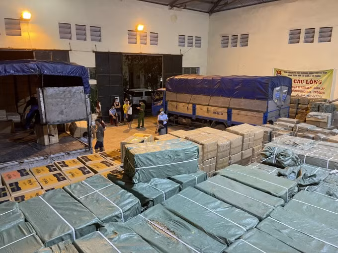 Kho hàng vi phạm có tổng khối lượng gần 50 tấn.