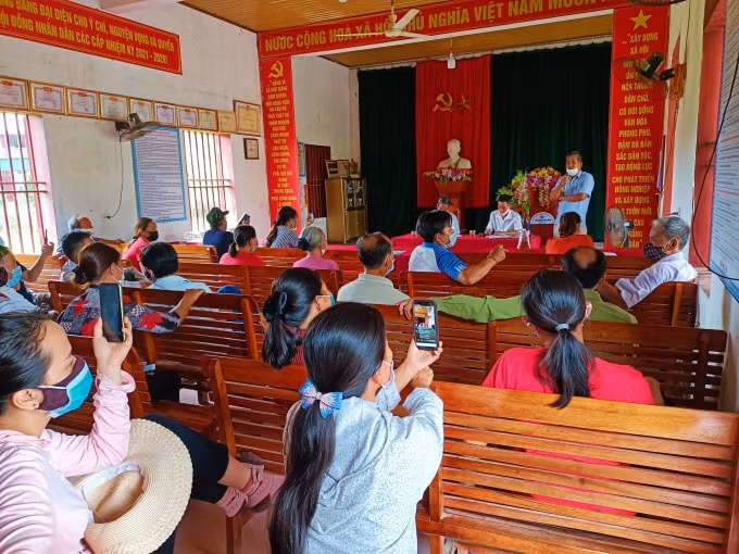 Ngày 14/8, cuộc họp dân của 3 thôn bị ảnh hưởng với Công ty Khánh Giang những hai bên không tìm được tiếng nói chung.