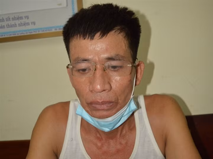 Đối tượng Nguyễn Phước Tòng tại cơ quan chức năng. Ảnh CAHT