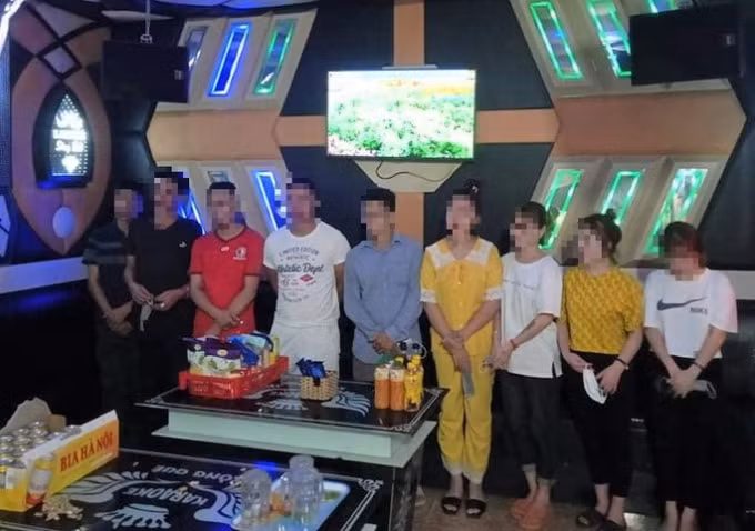 Thanh Hoá bắt quả tang 9 người tổ chức hát karaoke tại huyện Bá Thước