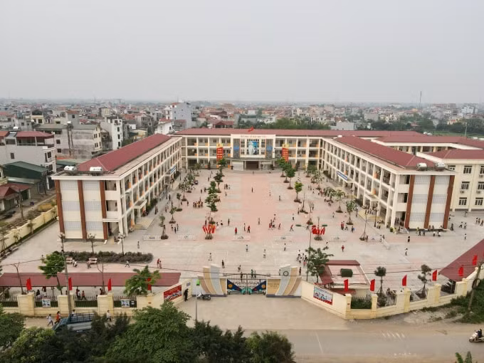 Cơ sở vật chất các trường khang trang, đảm bảo môi trường sư phạm kiểu mẫu.