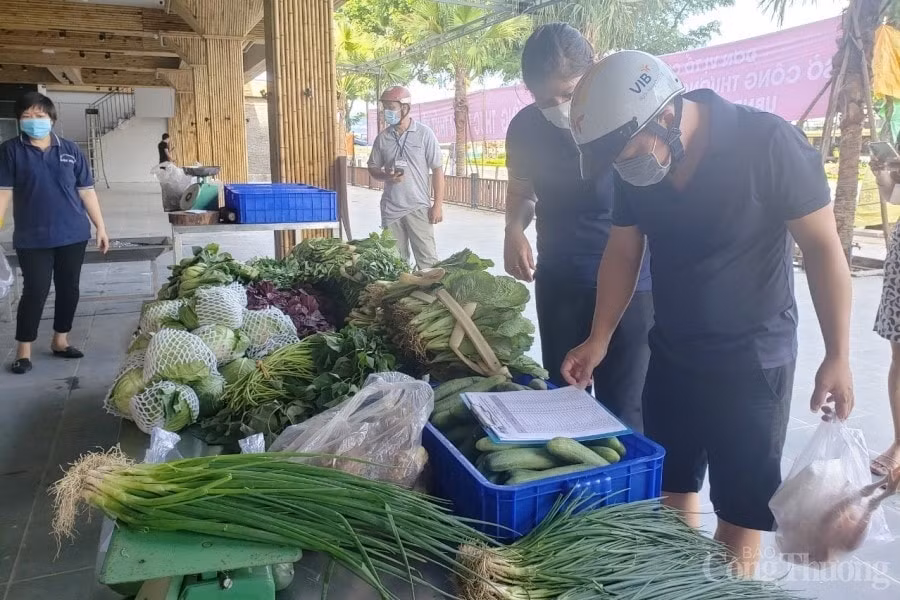 Đà Nẵng mở 4 điểm bán hàng thực phẩm thiết yếu ở 3 quận phục vụ người dân. Ảnh: baocongthuong