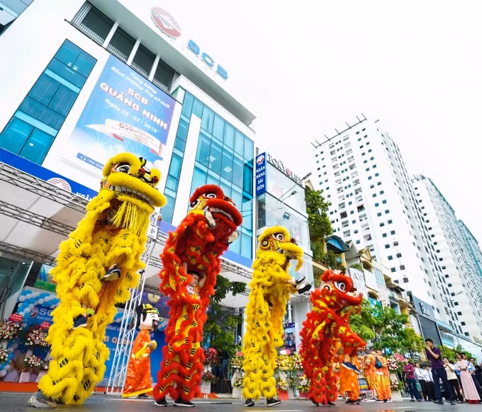 Tưng bừng ngày khai trương trụ sở mới SCB Quảng Ninh.