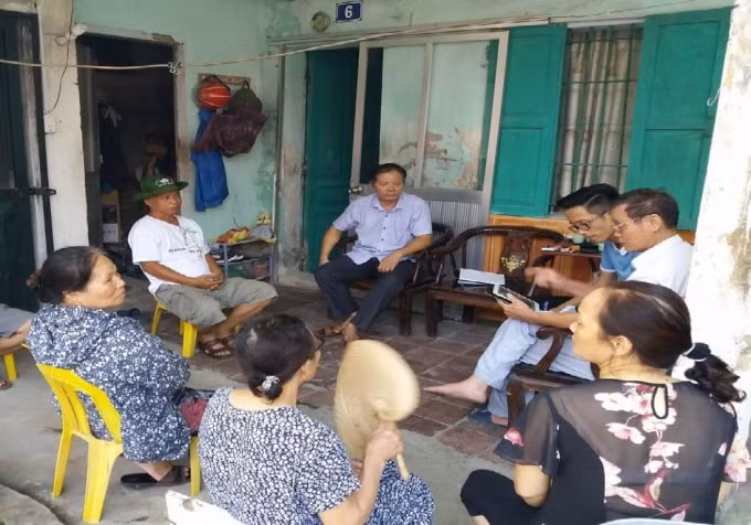 Các hộ dân sinh sống tại Khu tập thể Liên hiệp Thủy lợi 1 (xã Tứ Hiệp, huyện Thanh Trì, Thành phố Hà Nội).