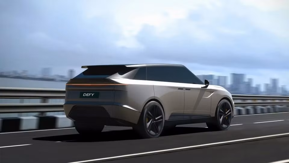 xuat hien oto dien gam cao giong land rover hinh 1