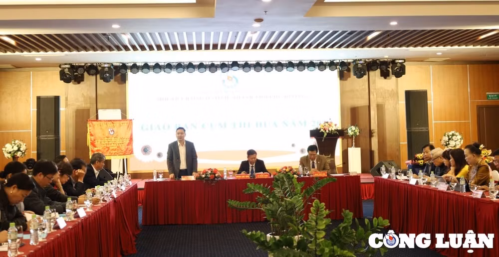 hoa binh dang cai giao ban cum thi dua hoi nha bao doc quoc lo 6 nam 2023 hinh 2
