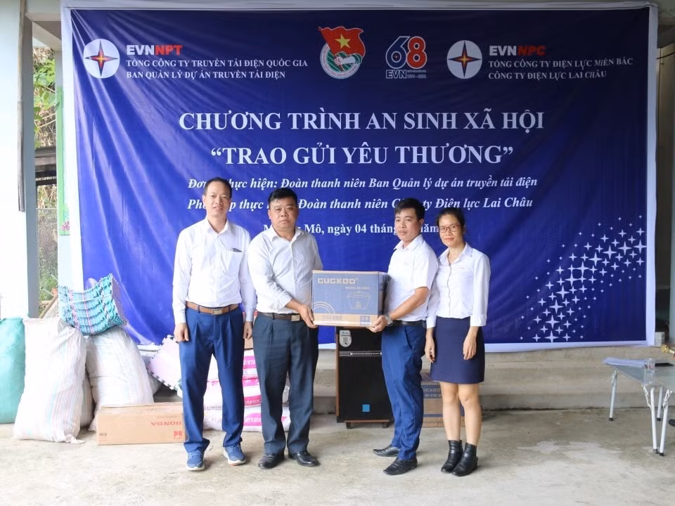 tuoi tre nganh dien trao gui yeu thuong den cac ho ngheo hoc sinh ngheo vuot kho tai lai chau hinh 2