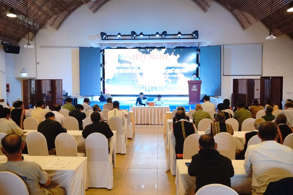 kon tum hoi nghi bieu duong ton vinh nguoi co uy tin trong dong bao dan toc thieu so nam 2022 hinh 1