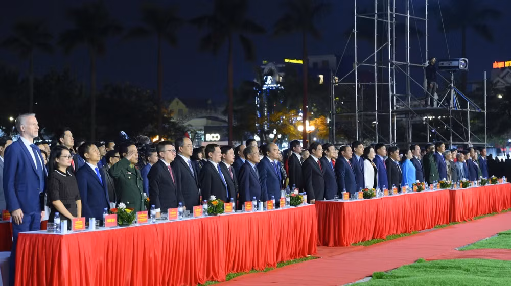 chu tich nuoc vinh danh nu si ho xuan huong cung chinh la ton vinh tri tue nhan van bac ai cua nguoi viet hinh 1