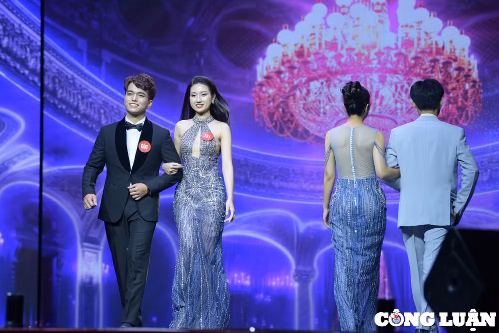 ha noi ngam nhin cac thi sinh tai sac phuong dong trong dem chung ket hinh 7