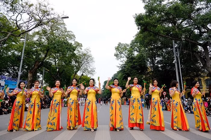 an tuong man dong dien ao dai cua 1000 phu nu thu do hinh 6