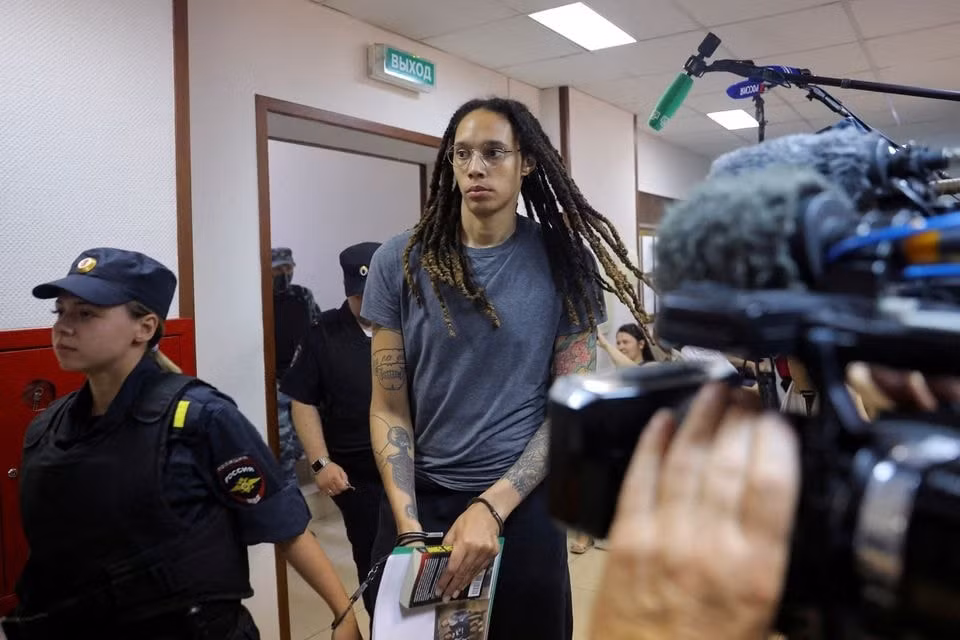 ngoi sao bong ro griner duoc tra tu do sau vu trao doi tu nhan giua my va nga hinh 1