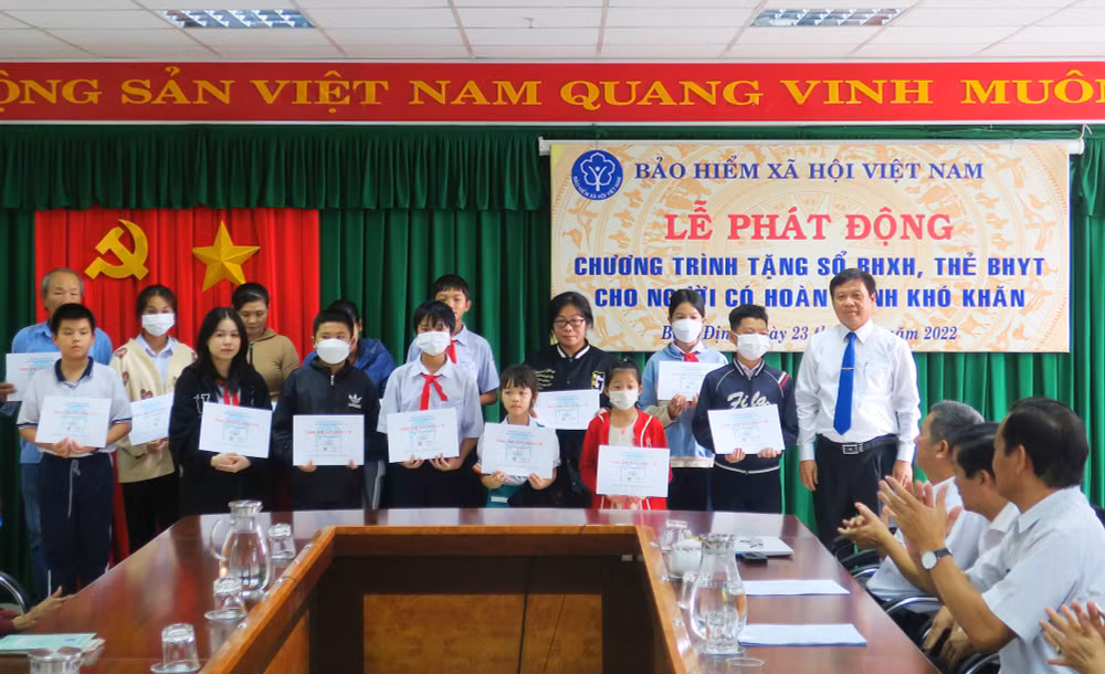 ket qua chuong trinh tang so bhxh the bhytcho nguoi dan co hoan canh kho khan cua bhxh viet nam hinh 1