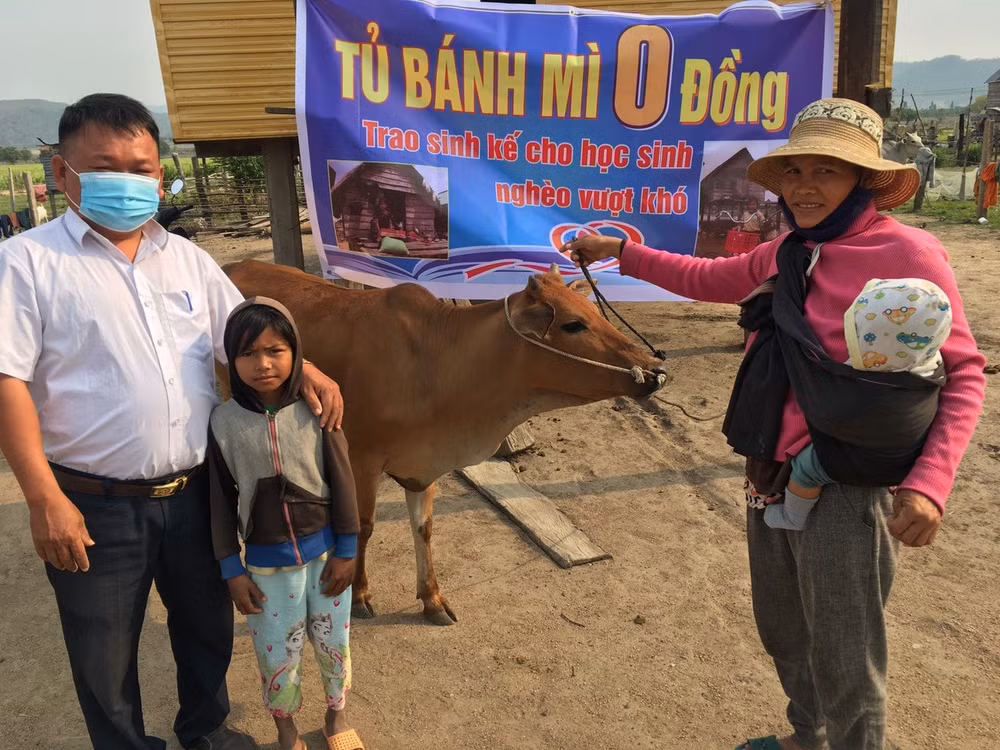gia lai tu banh mi 0 dong giup hoc sinh vung kho lap day chiec bung doi hinh 4