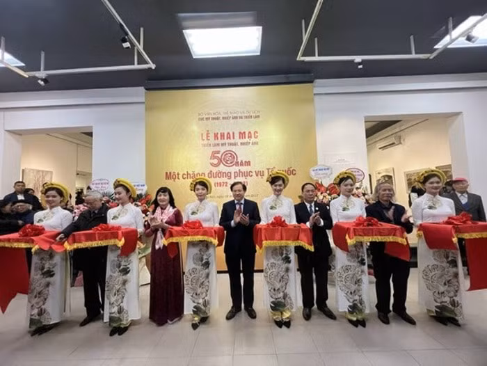 trien lam 77 tac pham my thuat nhiep anh ve dat nuoc con nguoi viet nam hinh 1
