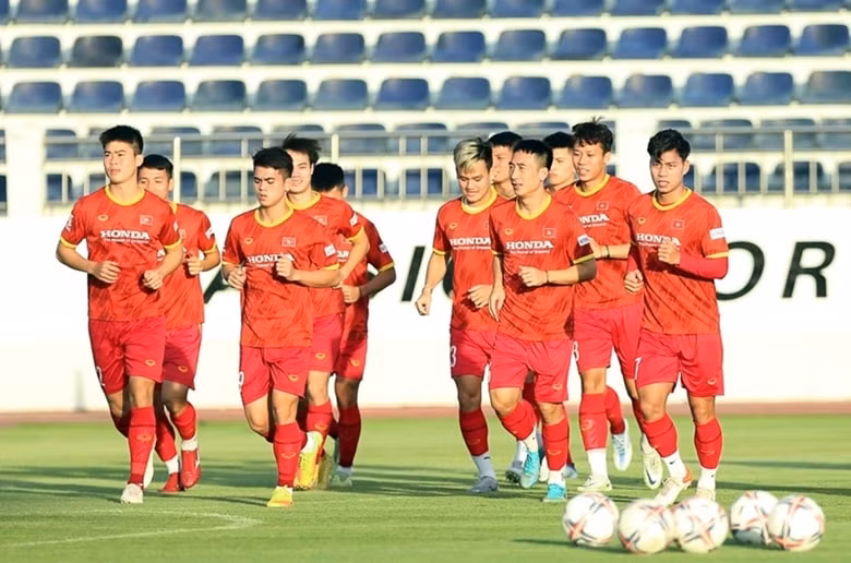 bat ngo voi gia ve tran giao huu quoc te giua doi tuyen viet nam vs philippines hinh 1
