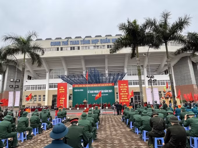 Các quận huyện trên địa bàn Thủ đô tổ chức Lễ giao nhận quân năm 2021. Ảnh: Thuỷ Tiên