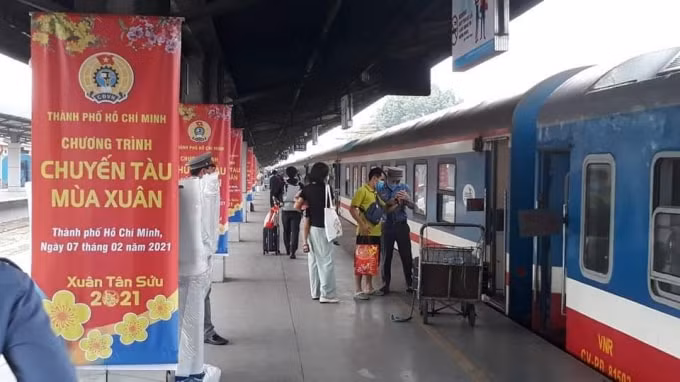 Ga tàu Sài Gòn ngày 29 Tết. Ảnh: Đoàn TV Phương Nam cung cấp.