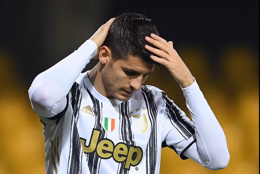 Tiền đạo Morata mắc một loại virus khiến anh không thể có được sức khỏe sung mãn. Ảnh: Getty.