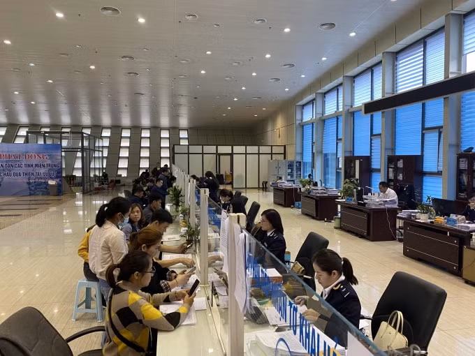 Một số quy định mới về thu phí hải quan có hiệu lực từ đầu năm 2021. Ảnh: Dương Lâm