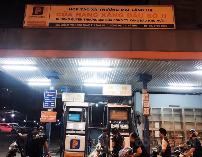 Cửa hàng xăng dầu số ll (95 Vũ Ngọc Phan) 