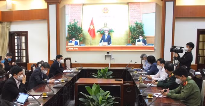 Thủ tướng Nguyễn Xuân Phúc chủ trì cuộc họp của Thường trực Chính Phủ và Ban Chỉ đạo Quốc gia phòng, chống dịch COVID-19