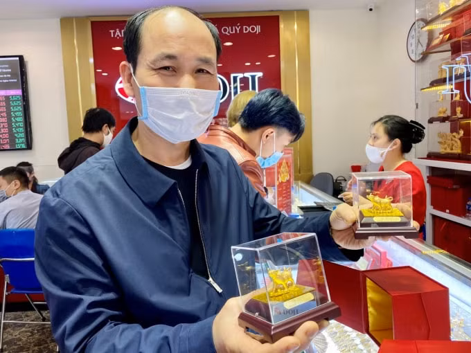 Bên cạnh đó, các sản phẩm ép vỉ công nghệ 3D cũng được ưa chuộng, bên cạnh những; sản phẩm Trang sức Vàng hay Quà tặng mỹ nghệ Vàng.