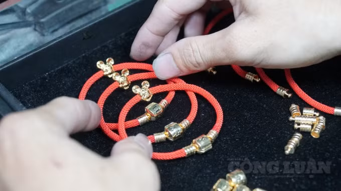 Nhiều mẫu mã vàng để người mua thỏa sức lựa chọn
