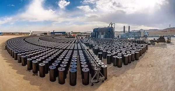 Giá dầu giảm dù tồn kho dầu thô của Mỹ giảm vào tuần trước, trước khi thời tiết băng giá xảy ra