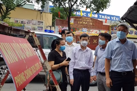 TP. HCM tháo dỡ toàn bộ 35 điểm bị phong tỏa do Covid-19. Ảnh: TL