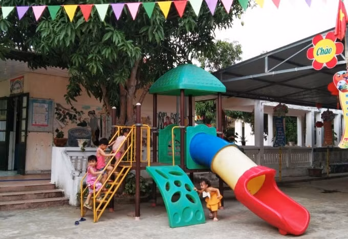 Toàn trườngluôn chú trọng phát triển quy mô, nâng cao chất lượng giáo dục.