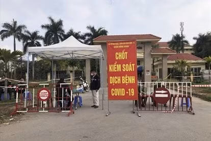 Phong tỏa nơi ở của 3 ca dương tính Covid-19 ở Hải Phòng. Ảnh: TL