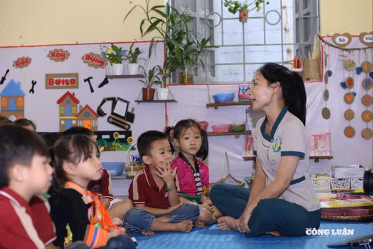 Giao quyền tuyển giáo viên ở tất cả cấp học cho giám đốc Sở Giáo dục và Đào tạo. 