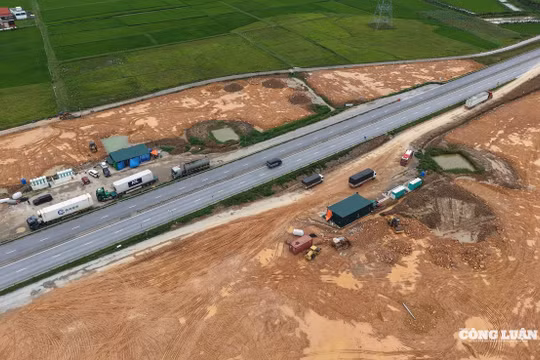 Rà soát nhu cầu thực tế, bổ sung trụ sạc điện tại các trạm dừng nghỉ trên đường cao tốc